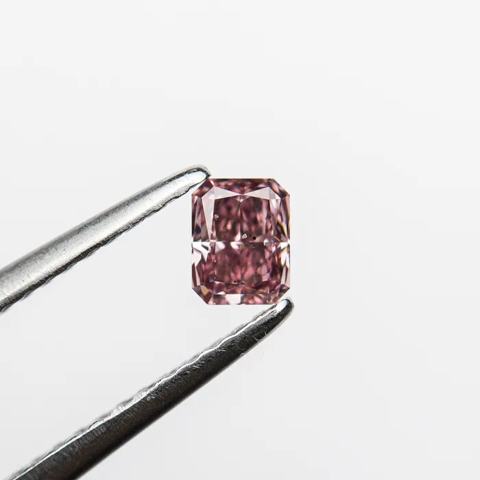 030ct 422x328x229mm GIA SI2 Fancy Pink Cut Corner Rectangle Brilliant 2415601 Misfit Diamonds Rings