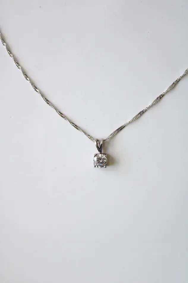 14KT Italy Milor White Gold Twist Chain Necklace Jubilee Thrift Necklaces 14KT Italy Milor White Gold Twist Chain Necklace Jubilee Thrift Necklaces