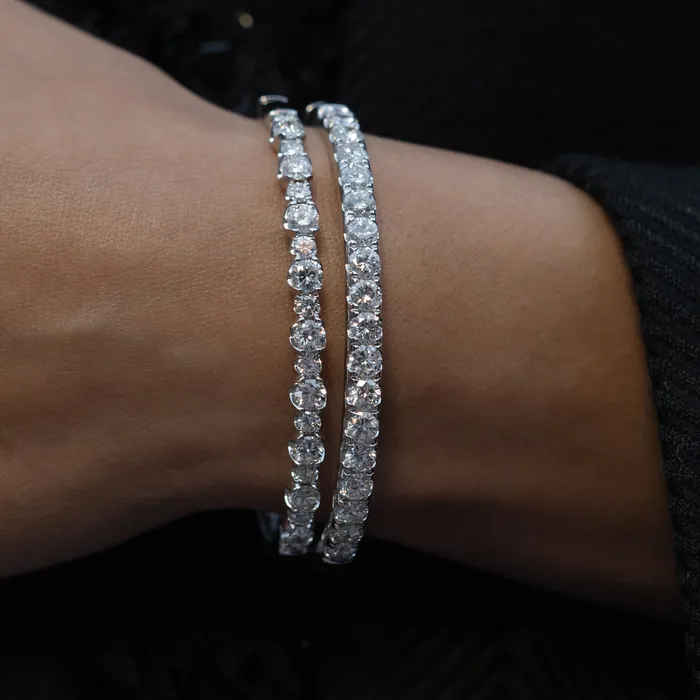 Bracelets RACHEL LYNN CHICAGO 18 Karat White Gold 300cts Alternating Diamond Hinge Bracelet
