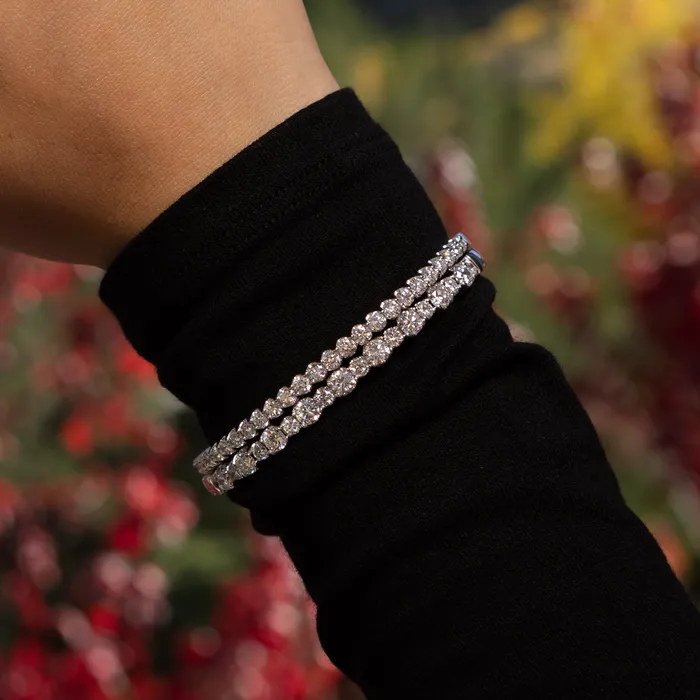 Bracelets RACHEL LYNN CHICAGO 18 Karat White Gold 300cts Alternating Diamond Hinge Bracelet