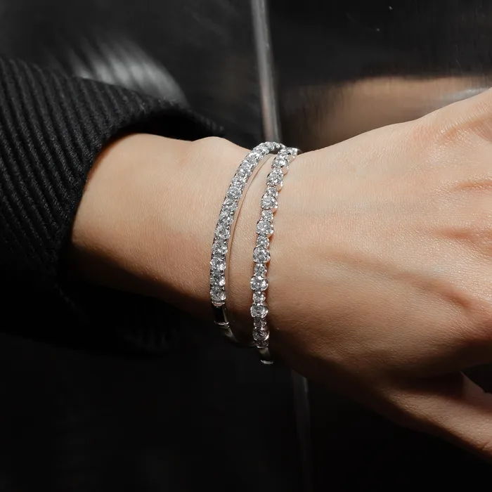 Bracelets RACHEL LYNN CHICAGO 18 Karat White Gold 300cts Alternating Diamond Hinge Bracelet