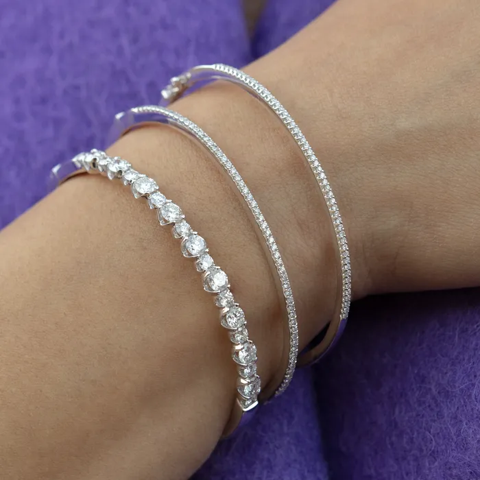 Bracelets RACHEL LYNN CHICAGO 18 Karat White Gold 300cts Alternating Diamond Hinge Bracelet
