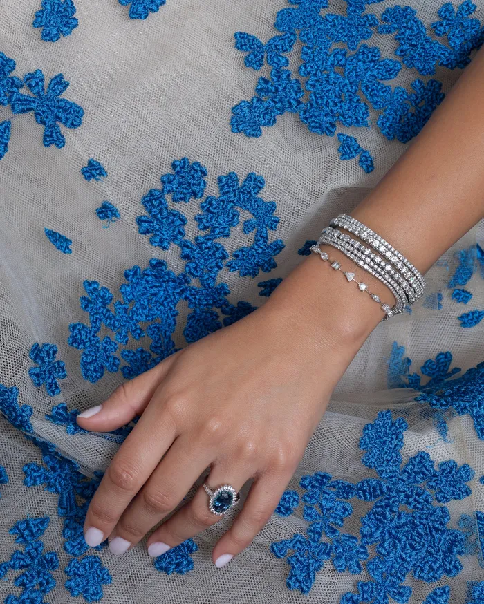 Bracelets RACHEL LYNN CHICAGO 18 Karat White Gold 300cts Alternating Diamond Hinge Bracelet