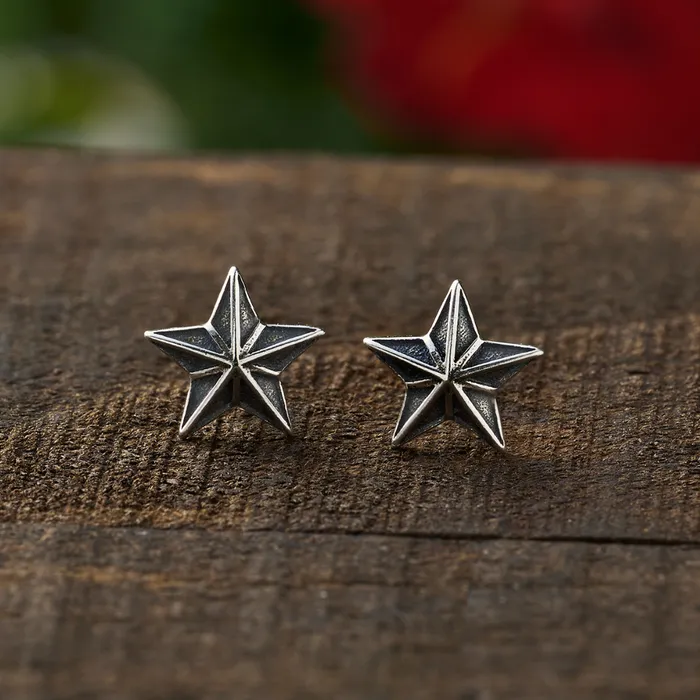 Chadds Ford Jewelry Sterling Silver Vintage Barn Star Studs Earrings