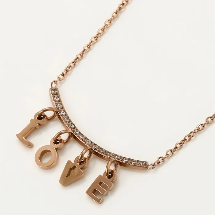 Collares de letras LOVE Gold Shield Earrings