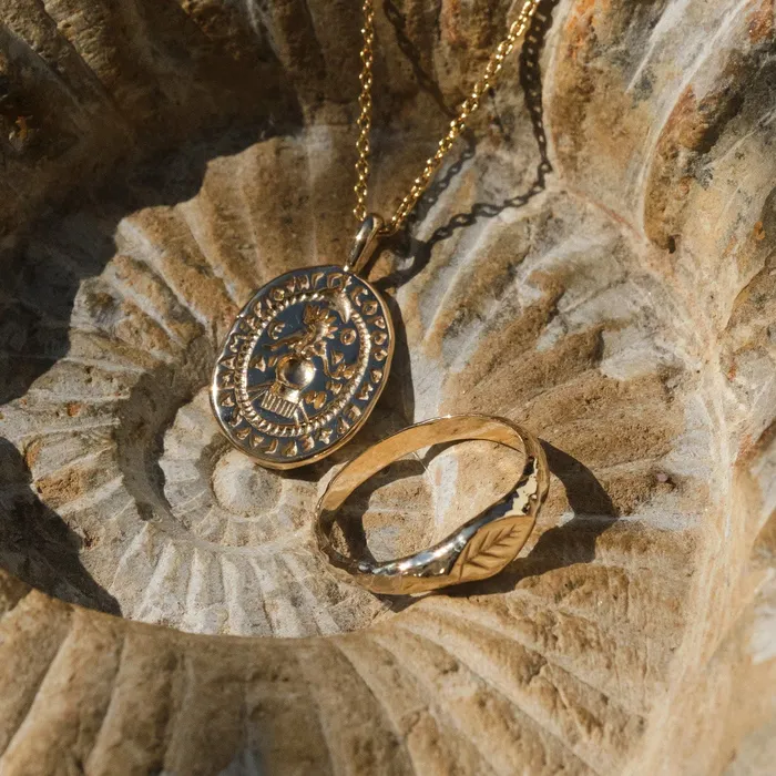 COMMON ERA Rings Palma Slim Roman Signet Ring