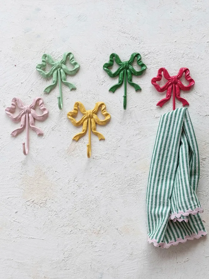 Creative CoOp Rings Bow Metal Hooks
