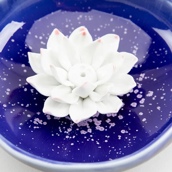 Eastern Elm Rings White Lotus Flower Incense Burner