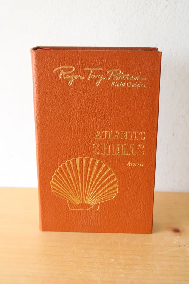 Easton Press Earrings Roger Tory Peterson Field Guide Atlantic Shells Easton Press Easton Press Earrings Roger Tory Peterson Field Guide Atlantic Shells Easton Press