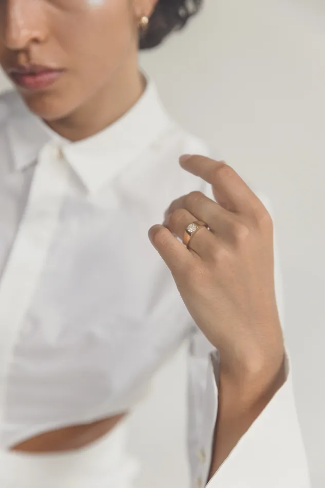 Foe Dear Rings Bellis Signet Ring Pink Sapphire