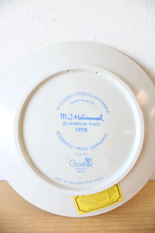 Goebel Goebel MJ Hummel 1978 Girl Knitting Under Tree 8th Annual Decorative Plate Necklaces