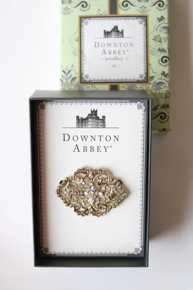 Jubilee Thrift PreStyled Sets Downton Abbey Gold Belle Epoch Pave Pin