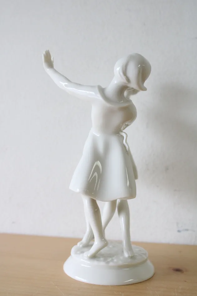 Jubilee Thrift Rings Lorenz Hutschenreuther Kunstabteilung Germany Two Girls Dancing White Porcelain Statuette