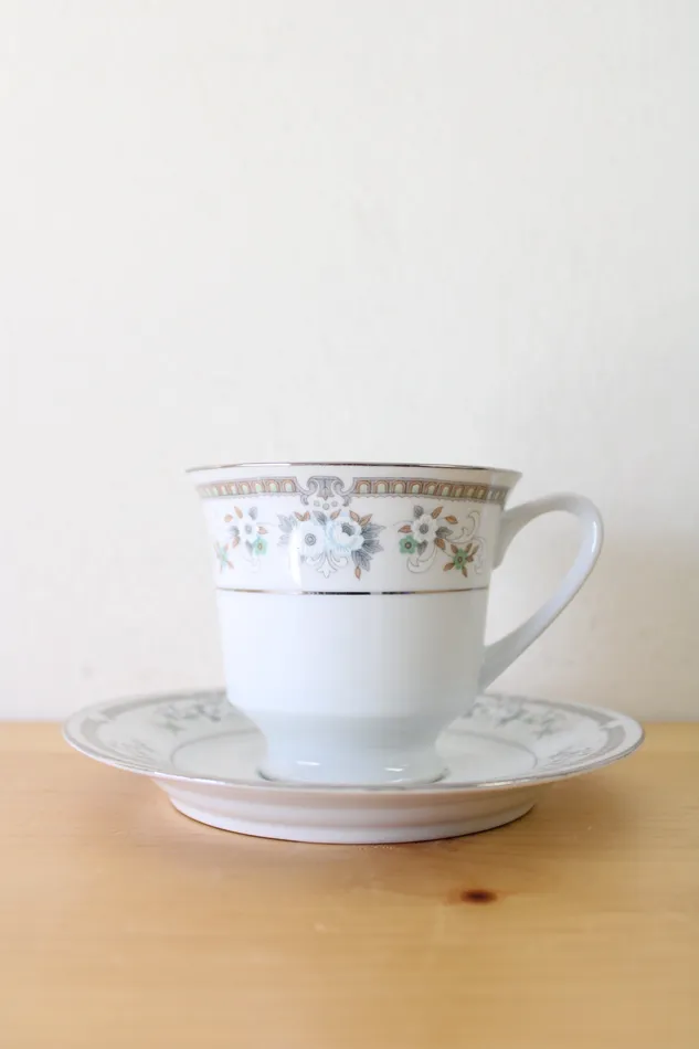 Jubilee Thrift Rings White Green Floral China Silver Rim Teacup Saucer