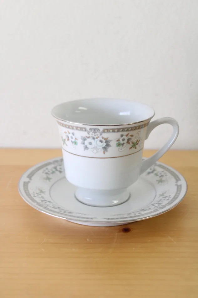 Jubilee Thrift Rings White Green Floral China Silver Rim Teacup Saucer