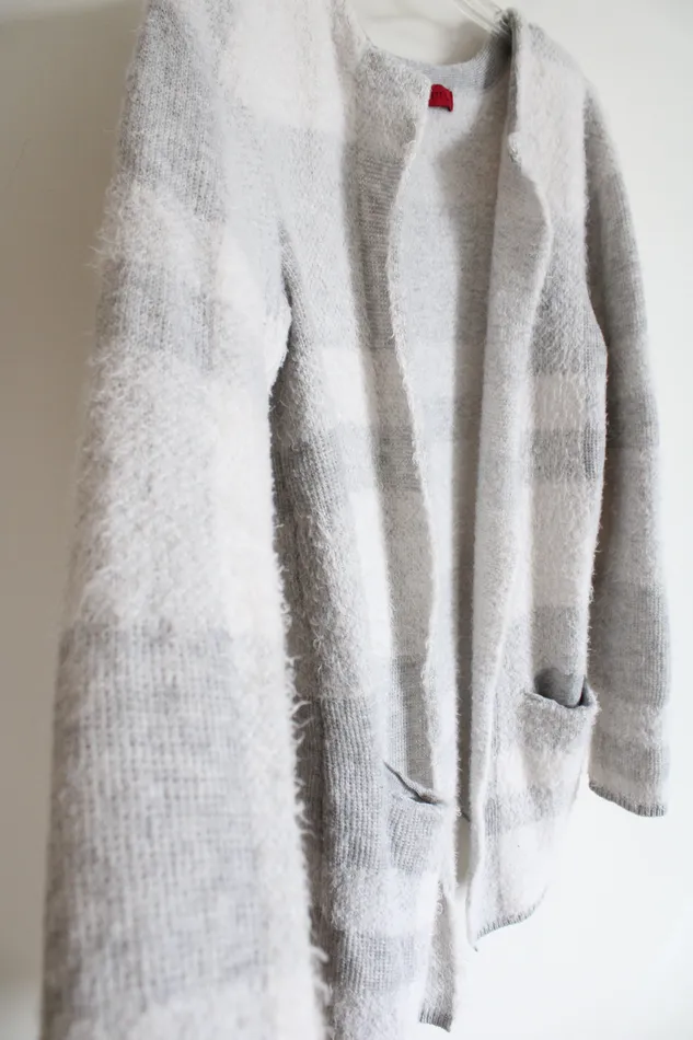 Love Scarlett Light Gray White Knit Cardigan M Love Scarlett Necklaces