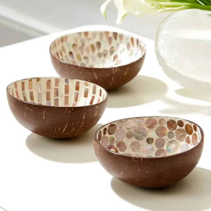 Necklaces WORLDBUYERS Mother of Pearl Mosaic Seeds Coconut Bowl
