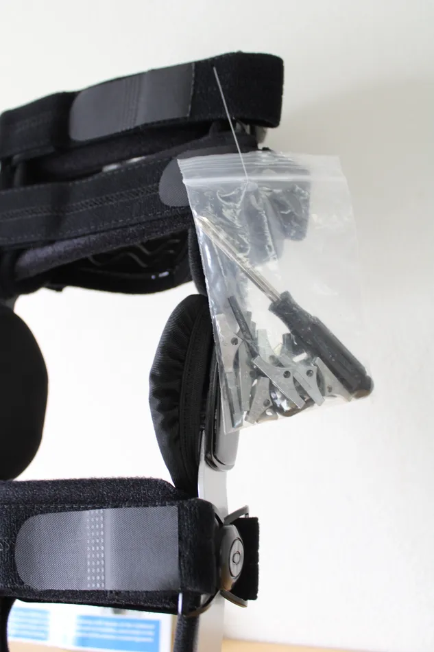 NEW ISO Preferred OA Duel Upright ROM Hinge Knee Brace Jubilee Thrift Earrings