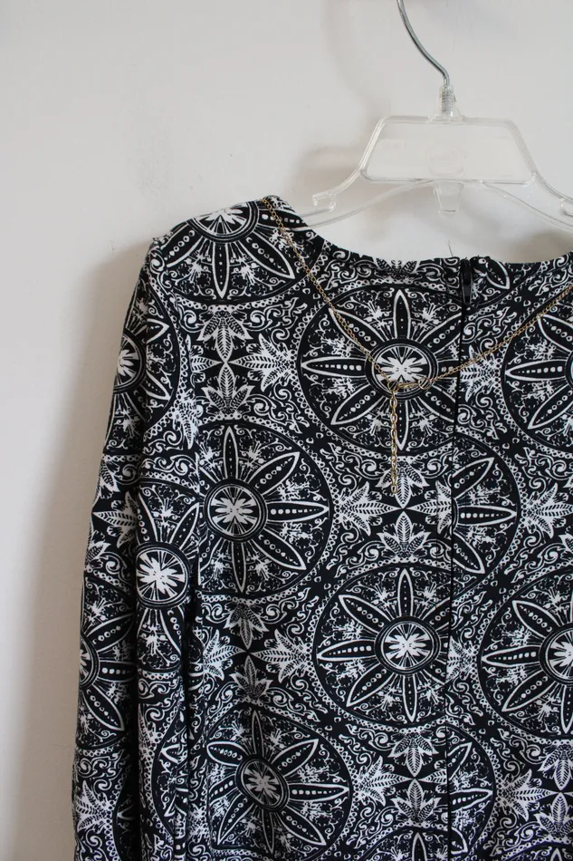 NEW Rare Editions Black White Patterned Open Sleeved Dress Necklace Youth 7 Rare Editions Necklaces