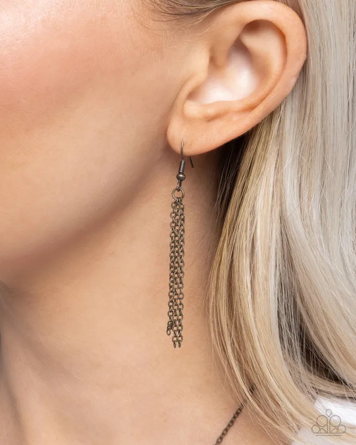 Paparazzi Accessories Earrings Cottagecore Confidence Brass