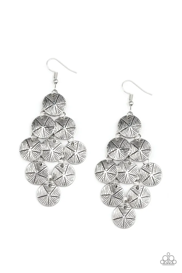 Paparazzi Accessories Rings How CHIME Flies Silver