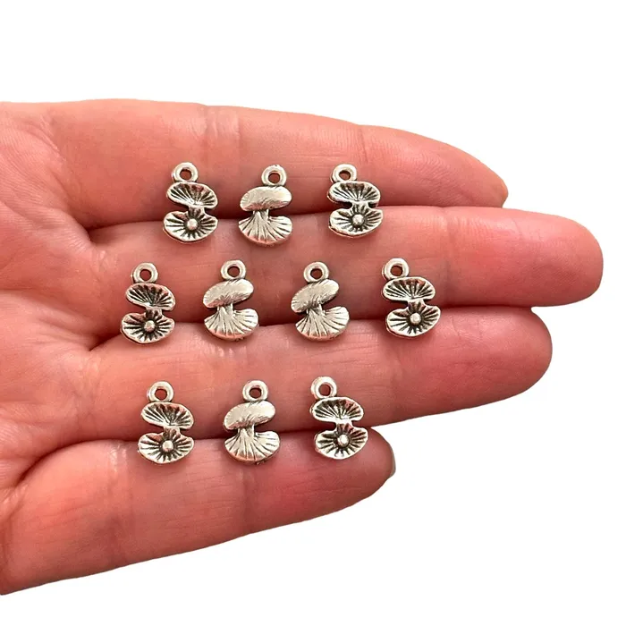 Peppy Beads Antique Silver Plated Oyster Charms Silver Under the Sea Charms 10 pcs in a pack Earrings