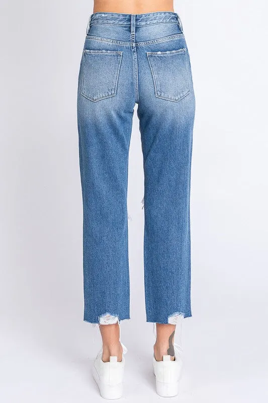 PETRA153 DISTRESSED HIGH RISE RIGID VINTAGE MOM JEANS Necklaces