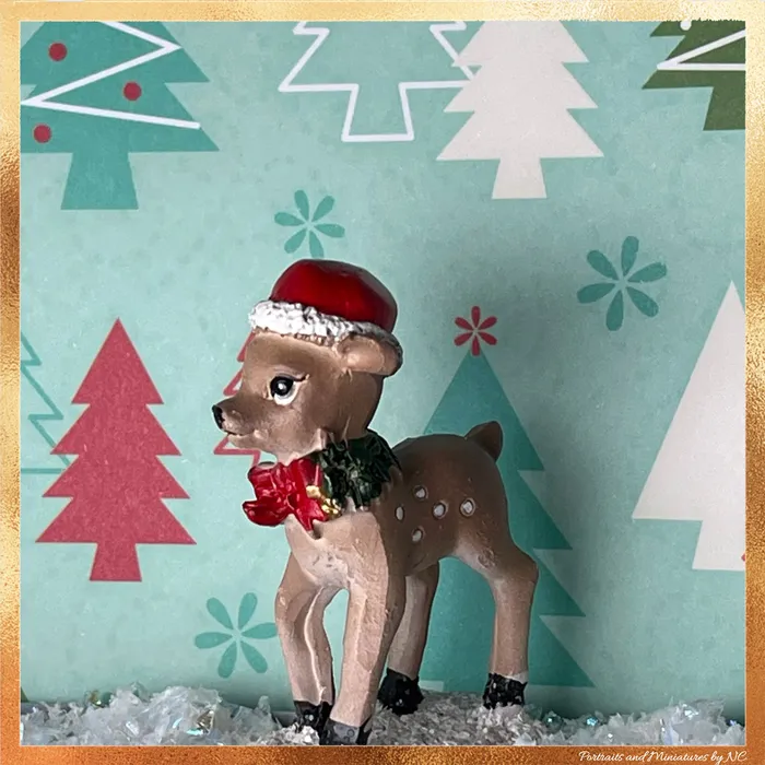 Portraits by NC Necklaces Little Christmas Reindeer Dollhouse Decor