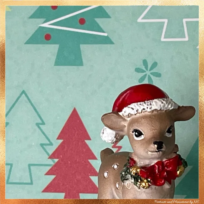 Portraits by NC Necklaces Little Christmas Reindeer Dollhouse Decor