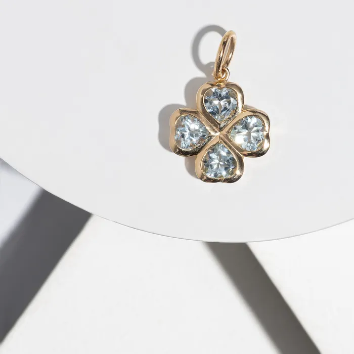 RACHEL LYNN CHICAGO Earrings Yellow Gold and Aquamarine Clover Charm
