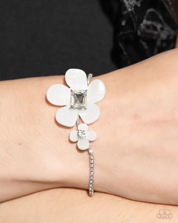 Rings Paparazzi Accessories Dainty Devotee White