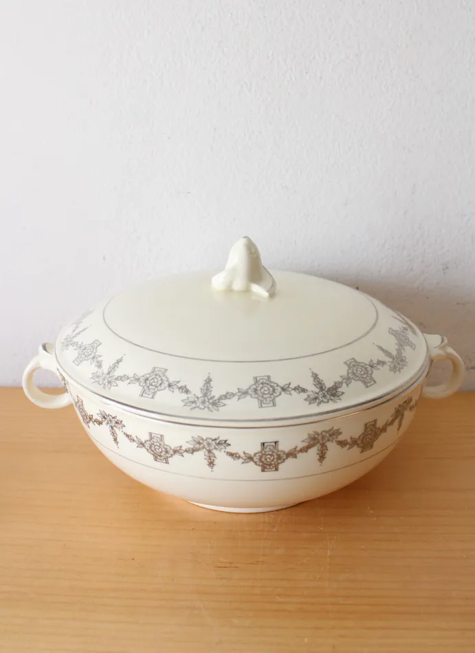 Taylor Smith USA Silver Floral Patterned Serving Dish Taylor Smith USA Rings