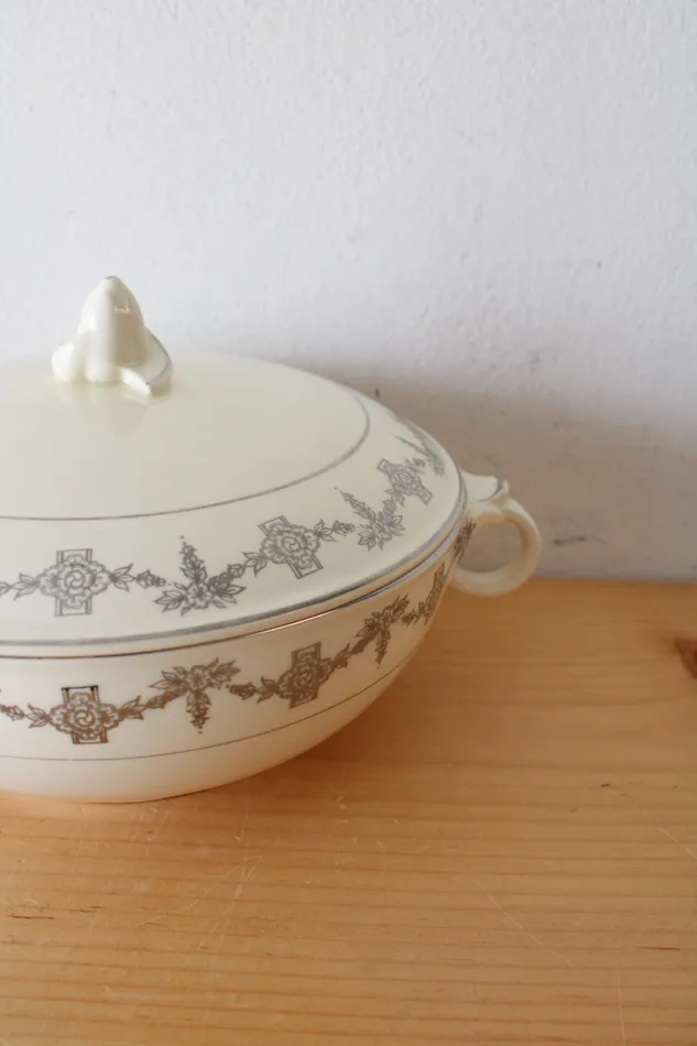 Taylor Smith USA Silver Floral Patterned Serving Dish Taylor Smith USA Rings