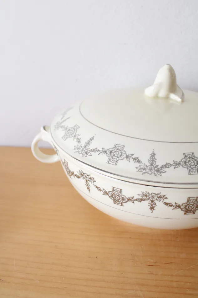 Taylor Smith USA Silver Floral Patterned Serving Dish Taylor Smith USA Rings