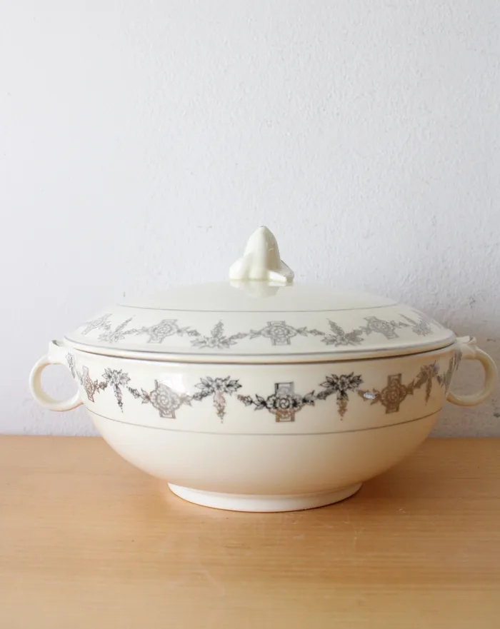 Taylor Smith USA Silver Floral Patterned Serving Dish Taylor Smith USA Rings