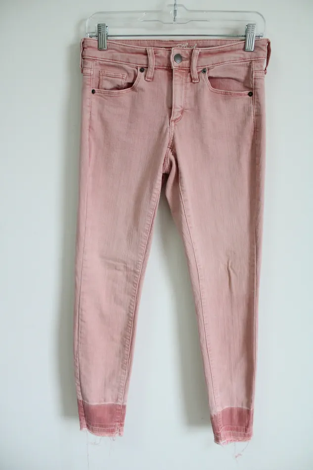 Universal Threads Mid Rise Skinny Pink Jeans 2 Universal Thread Earrings