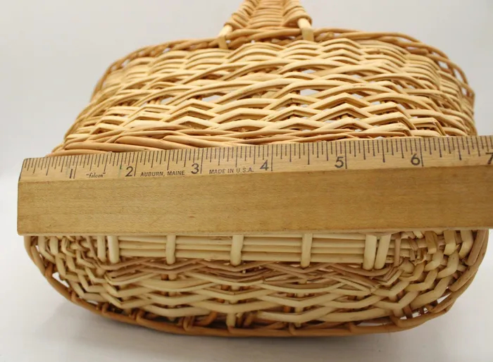 Woven Basket W Handle Jubilee Thrift Earrings